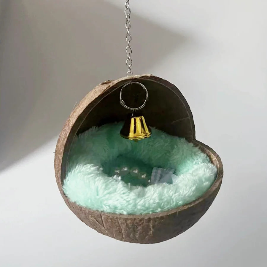 CocoHaven – Cozy Coconut Bird Bed