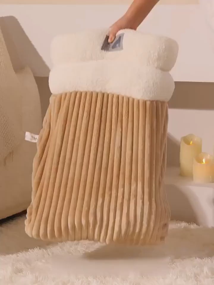 SnuggleShell Warm Cat Bed